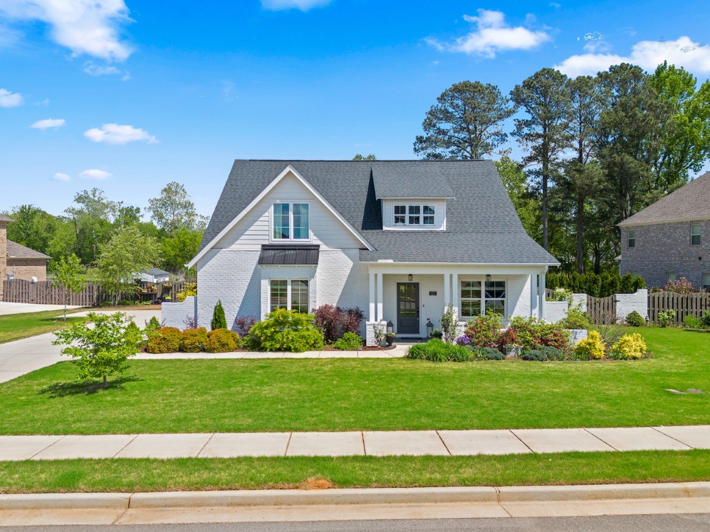 123 Starling Dr: Gorgeous Open Layout at this Madison AL Home!