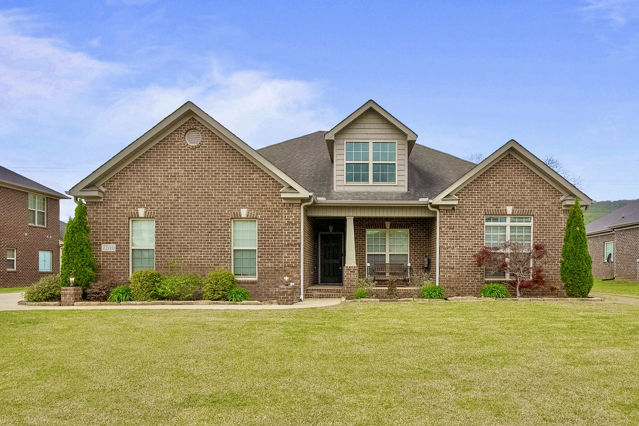7510 Parktrace Ln: Gorgeous 4 Bedroom Home in Lovely Highland Park!