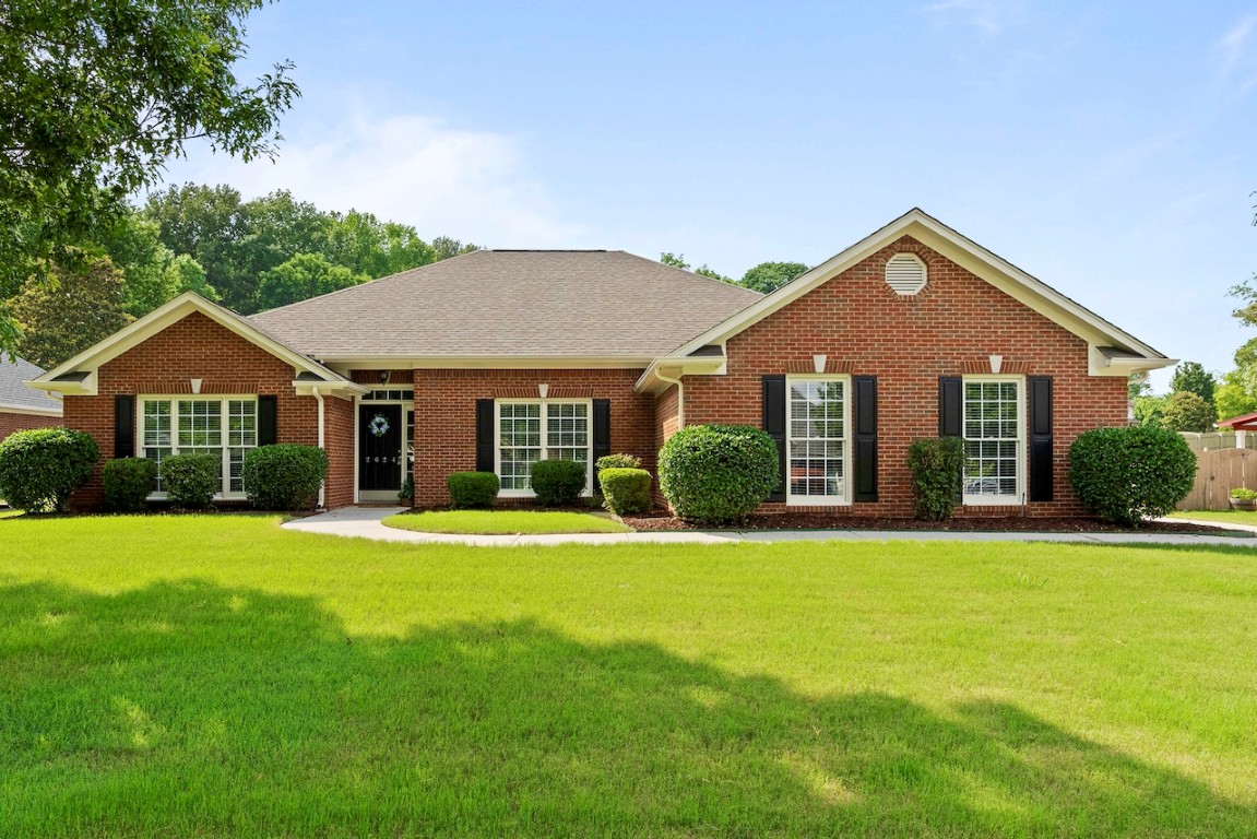 2624 Bransford Trail: Fabulous Hampton Cove Home with a Sun-Filled Interior!
