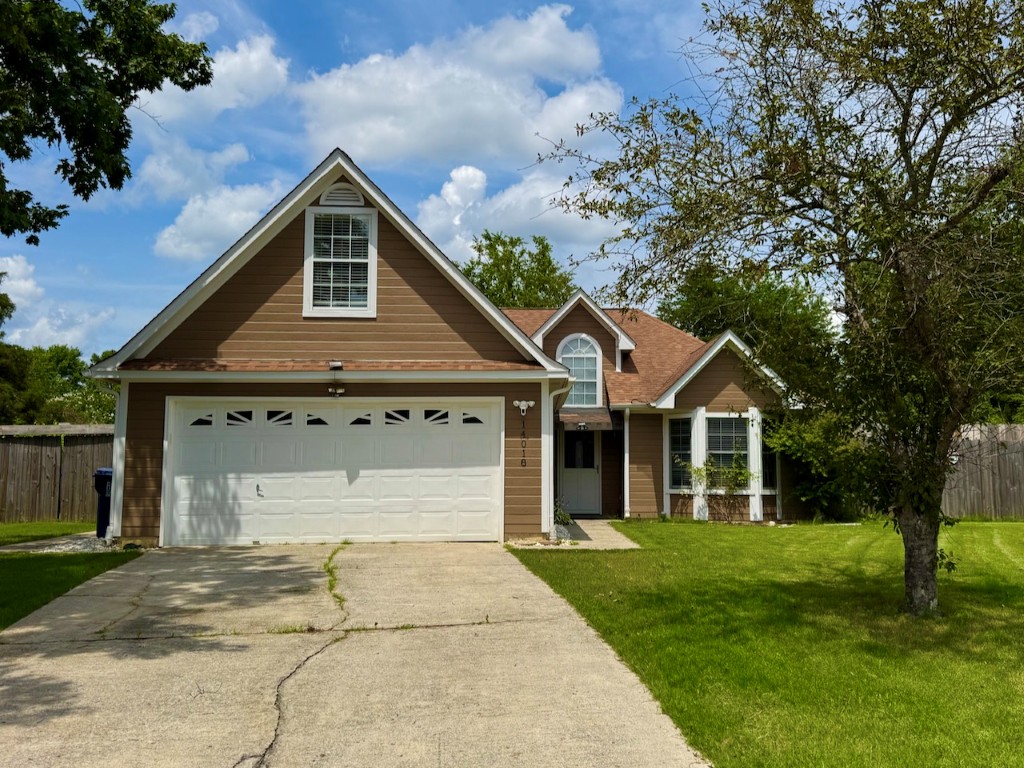 14018 Galveston Cir: Fantastic Autumn Ridge Home on a HUGE Lot!