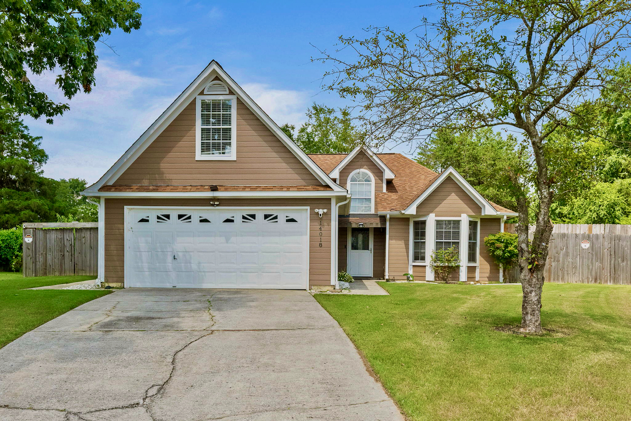 14018 Galveston Cir: Fantastic Autumn Ridge Home on a HUGE Lot!