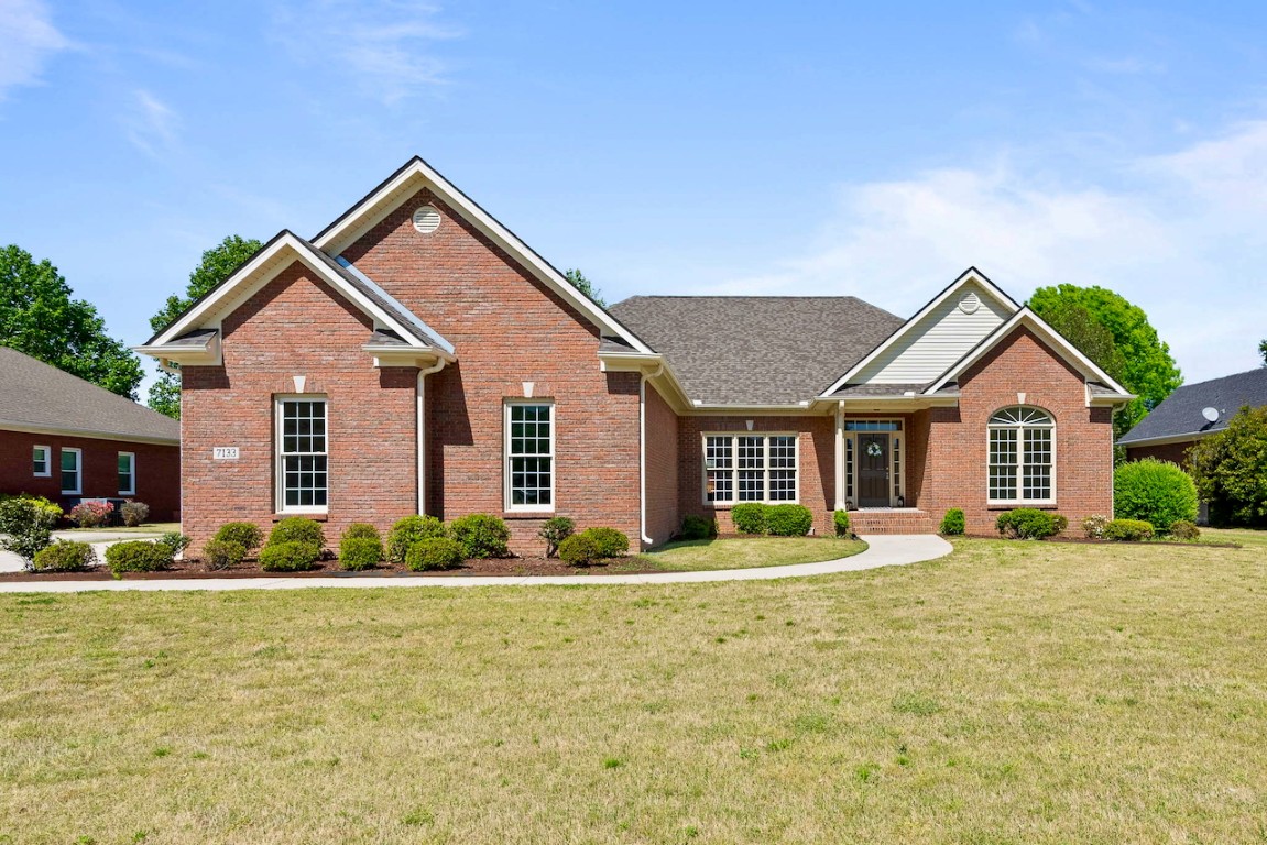 7133 Jump St: Refined One-Level Living with Mountain Views in Clearwater