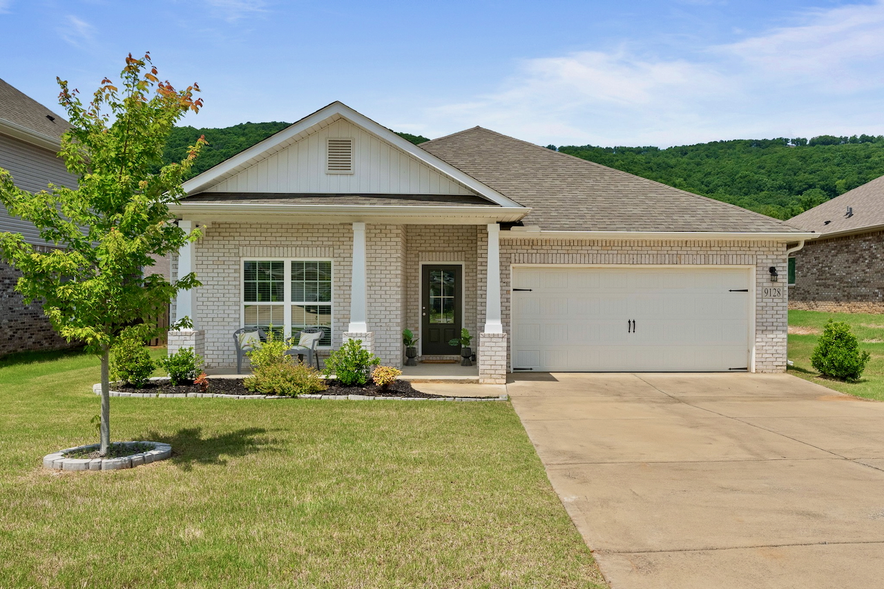 9128 Monteagle Blvd: One-Story Living with Scenic Mountain Backdrop in Monteagle Cove