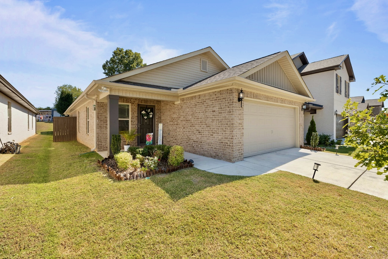 14880 Ravenel Drive | Harvest AL Home for Sale